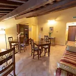 La Loggia Di San Martino 3* 구아르도타디노