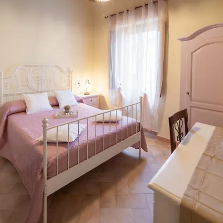 La Loggia Di San Martino 3* غالدو تادينو